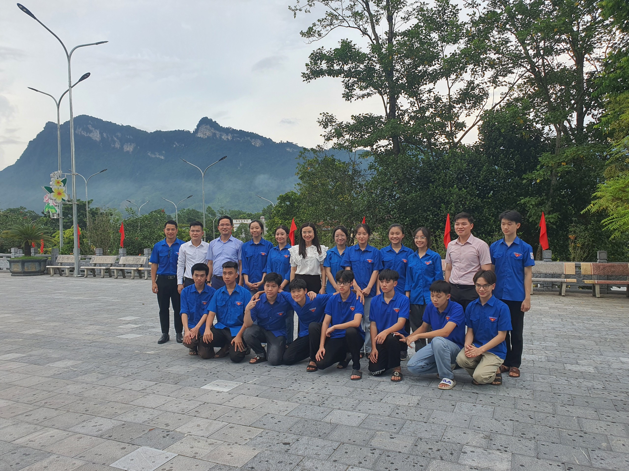 Đoàn thanh niên thị trấn Vị Xuyên đón đoàn đại biểu trung ương Đoàn tới thăm và làm việc tại Hà Giang